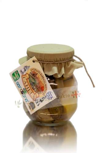 Glas mit sardischer Beilage