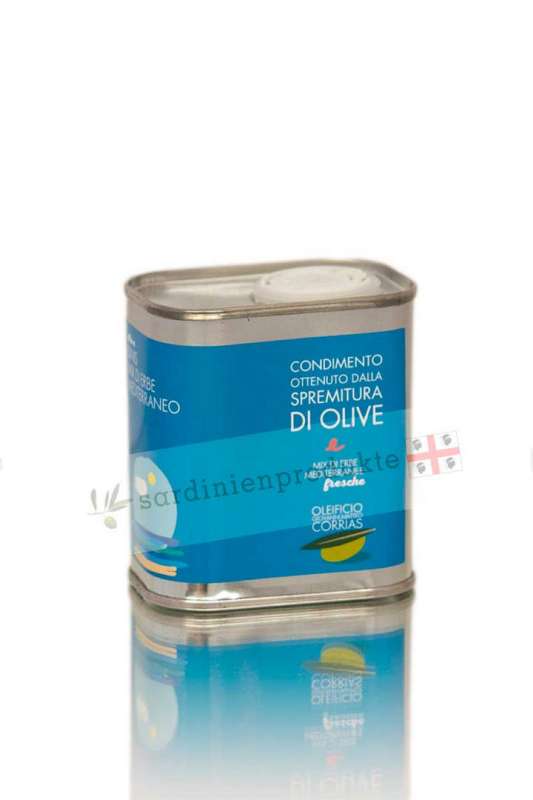 Gewürzöl mit frischen mediterranen Kräutern