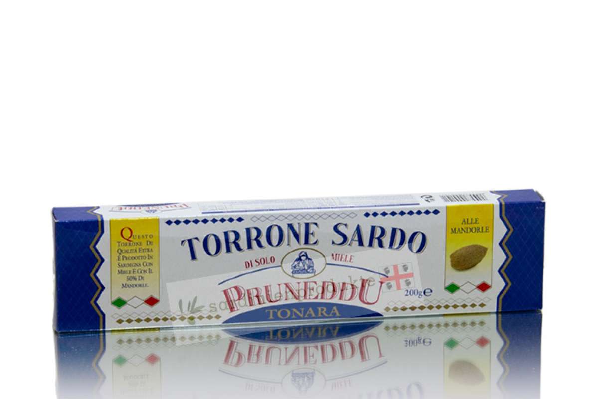Torrone aus Tonara mit Mandeln